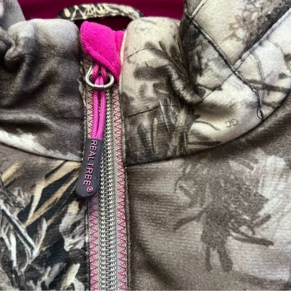 Realtree Camouflage Puffer Jacket with Pink Accents - Picture 3 of 6